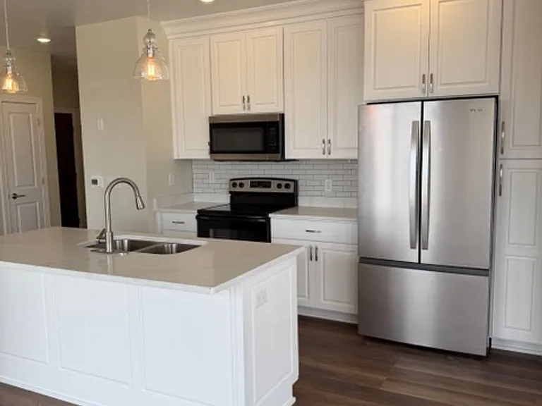 Brand New - War Eagle Apartments in the River Point District — Photo 38