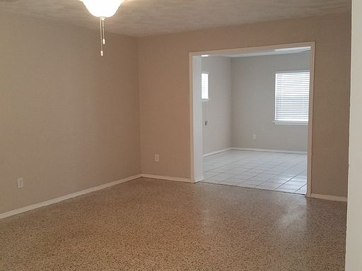 3rd image of 122 Lake Minnie Dr