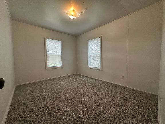 5th image of 623 E Galveston St