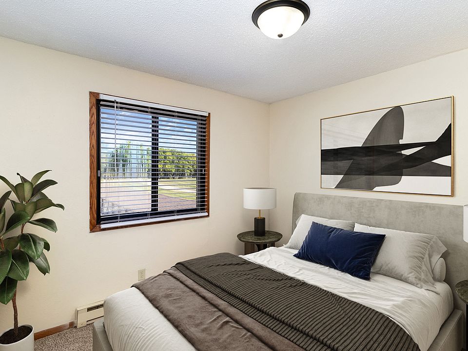 Hutchinson, MN Echo Manor Apartments | 21A | Bedroom