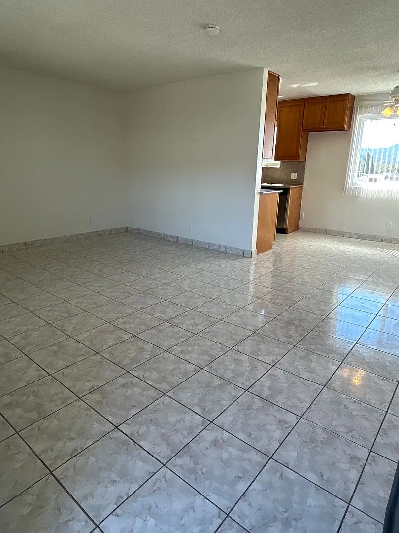 1165 Thompson Ave. — Photo 3
