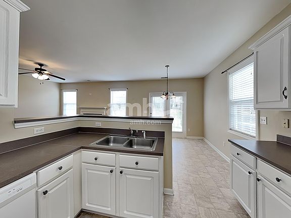 3rd image of 109 Morrocroft Ln