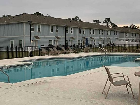 2nd image of 1500 Iroquois Ct