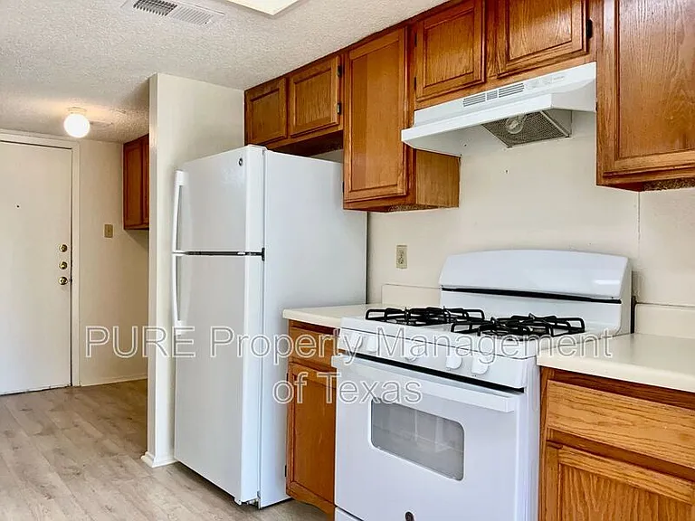12120 Thompkins Dr #B — Photo 6