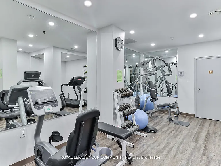 1240 Marlborough Ct #806 — Photo 33