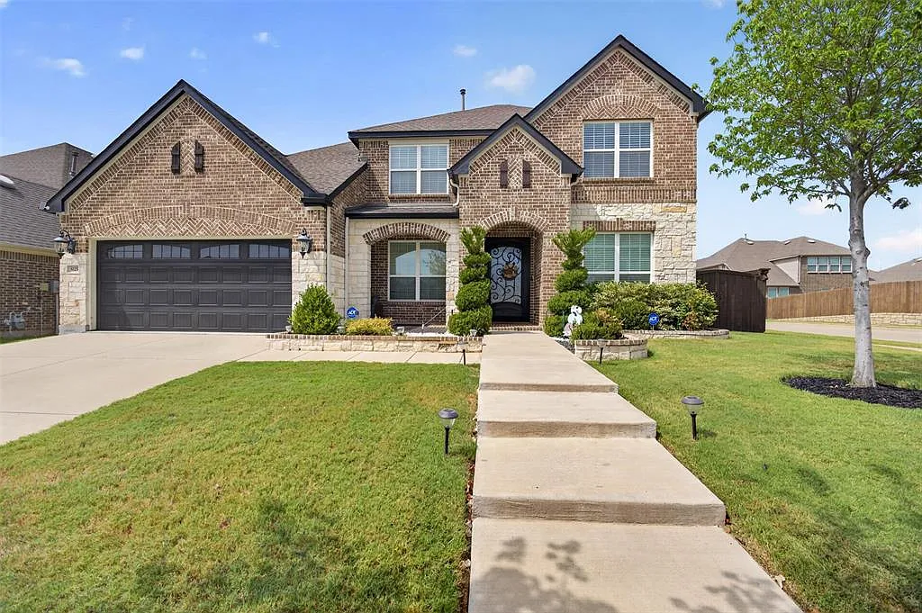 4 bed, 4.0 bath, 3901 sqft, $3,500 — Photo 1
