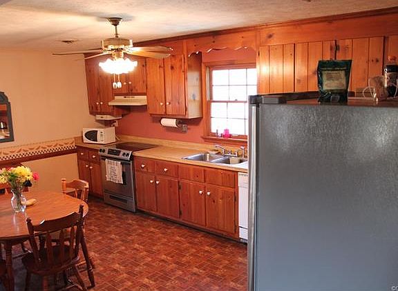 3rd image of 8266 Fieldshire Dr