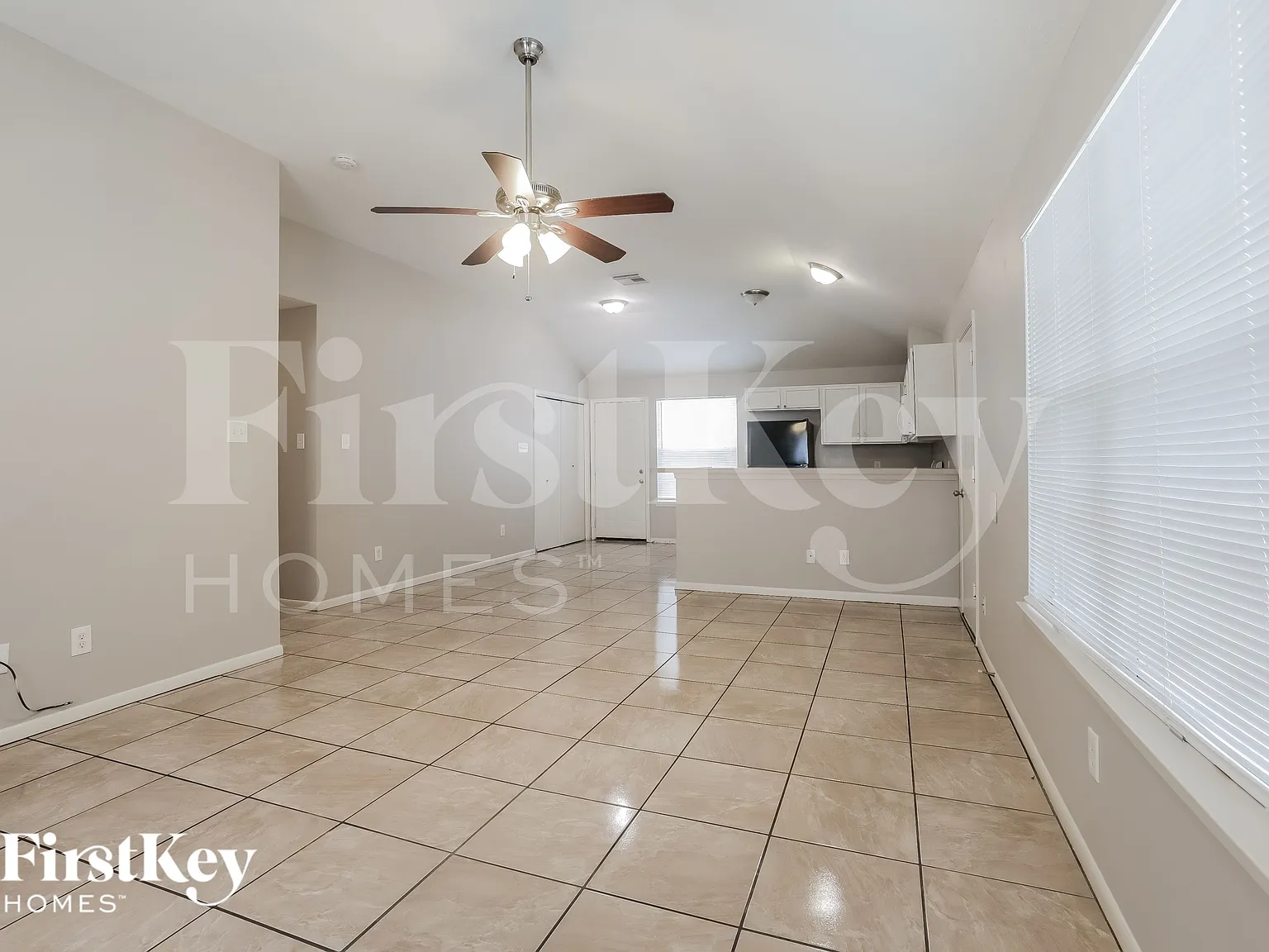 3 bed, 2.0 bath, 1216 sqft, $1,550 — Photo 3