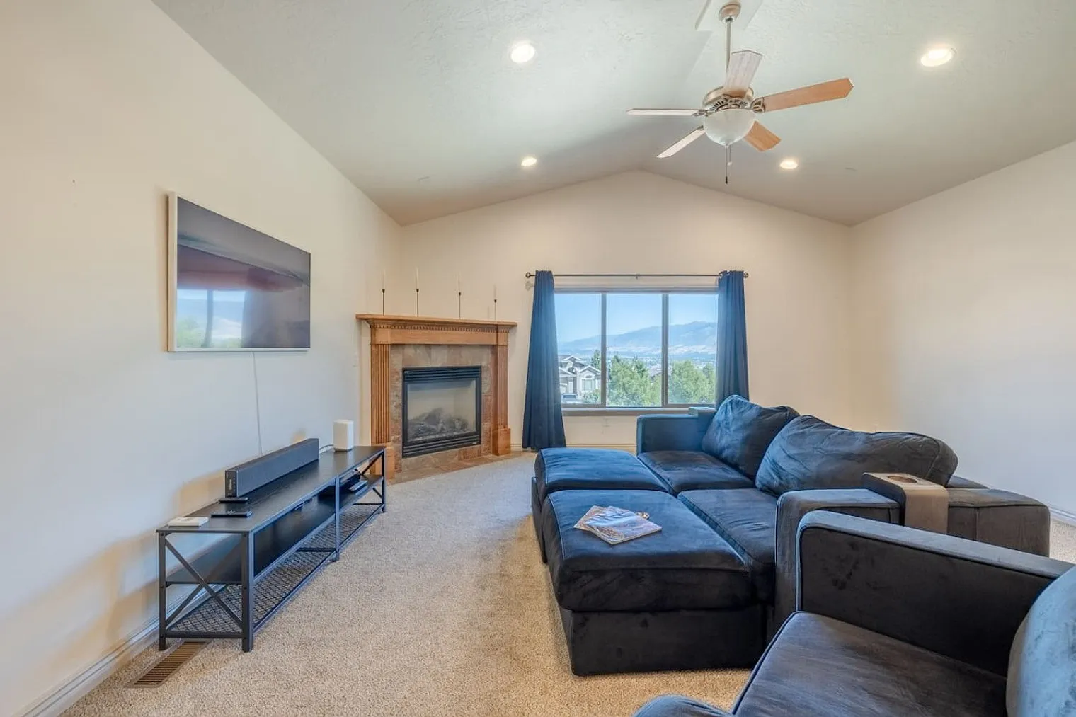 2 bed, 1.0 bath, 3326 sqft, $2,105 — Photo 1