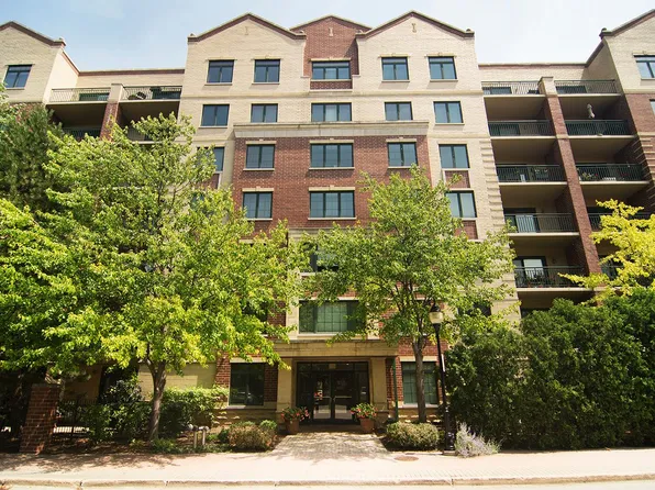 11 S Wille St #705, Mount Prospect, IL 60056