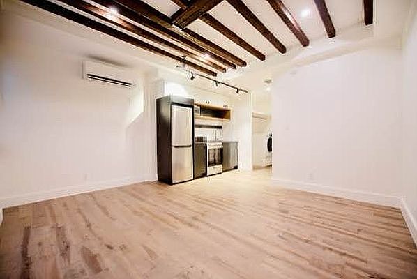 1st image of 152 W 49th St #2CC