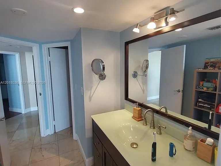 2333 Brickell Ave #602 — Photo 14