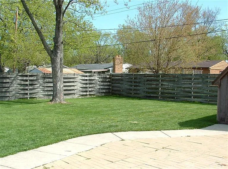 1015 N Lafayette St — Photo 14
