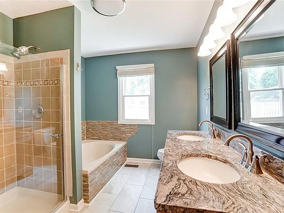 4th image of 661 Walden Way