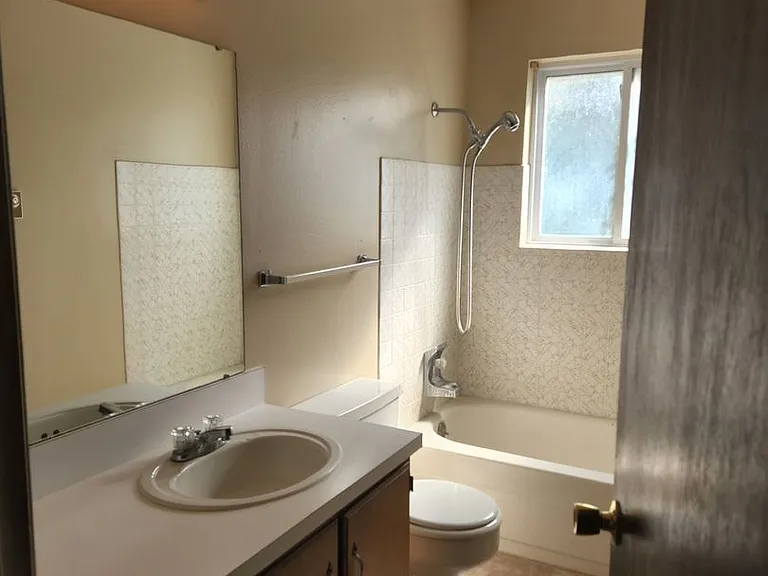 102 N 48th Ave #1 — Photo 8