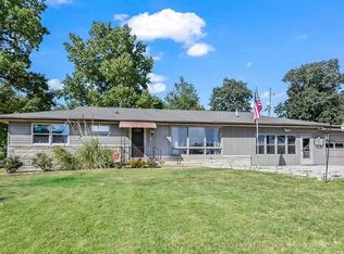 4926 E Lost Bridge Rd, Decatur, IL 62521