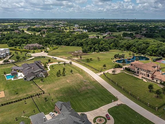 2nd image of 2223 Whispering Acres Ln
