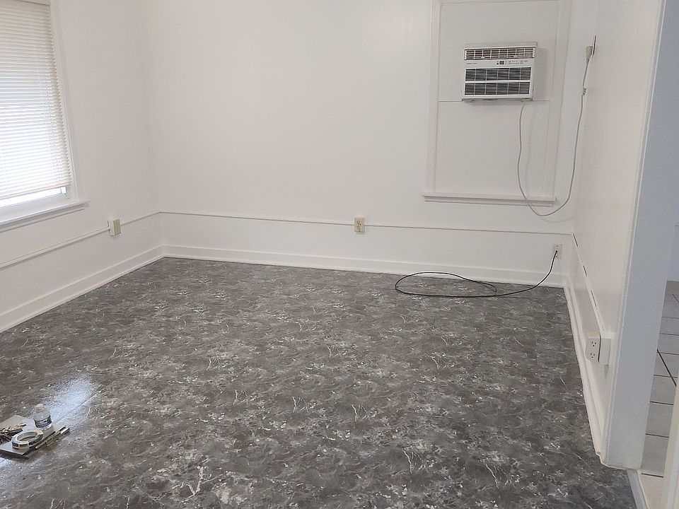 2nd image of 4159 Fillmore St