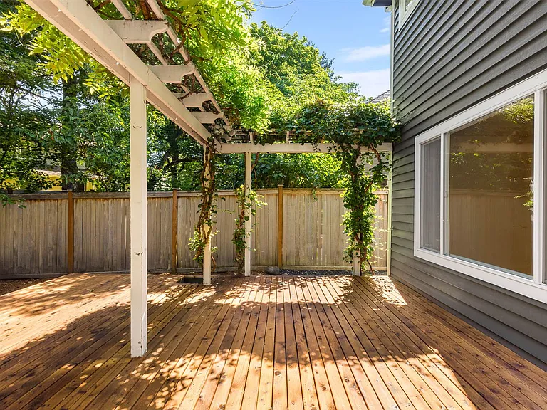 25806 SE 41st St — Photo 23