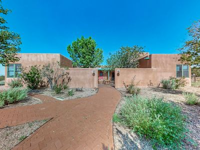 37 Camino Tetzcoco, Santa Fe, NM, 87508