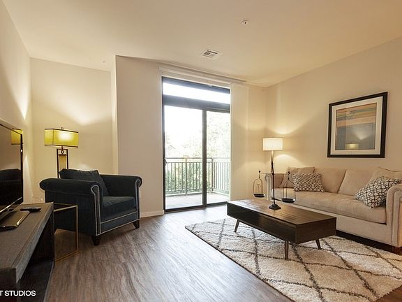 4th image of 1502 Underwood Ave #201