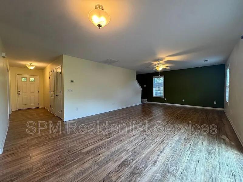 3 bed, 2.5 bath, 2000 sqft, $2,600 — Photo 4