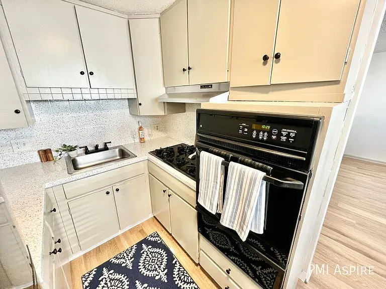 1540 N Raleigh St #103 — Photo 42