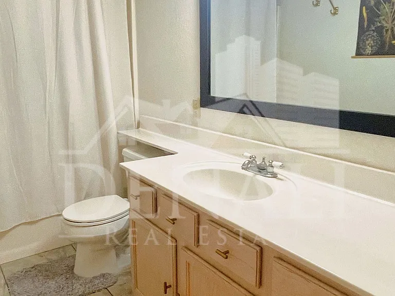 1017 E Maryland Ave #218 — Photo 15