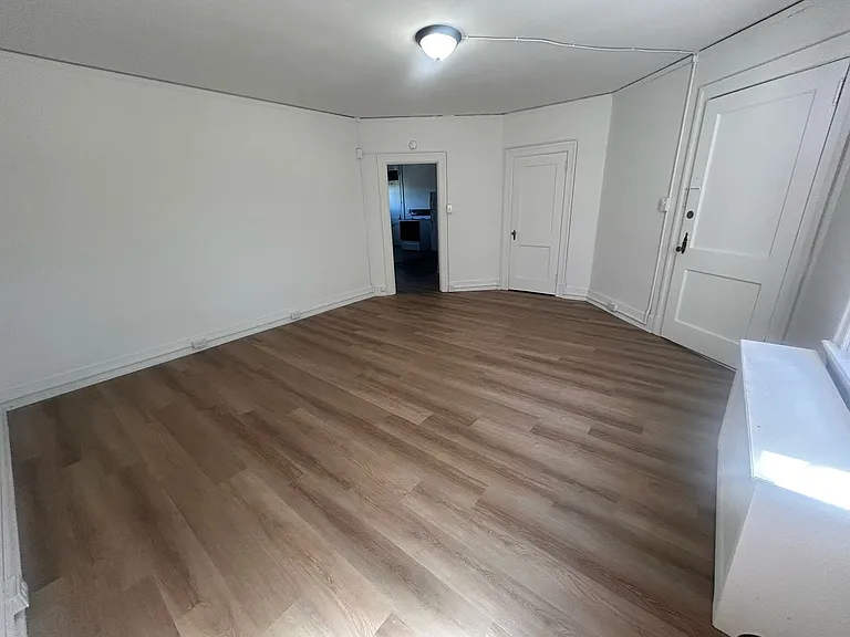126 Westmoreland Ct — Photo 12