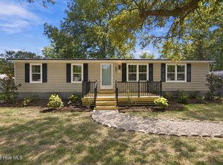 621 Harbor Drive SE, Bolivia, NC 28422