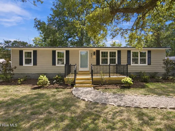 621 Harbor Drive SE, Bolivia, NC 28422
