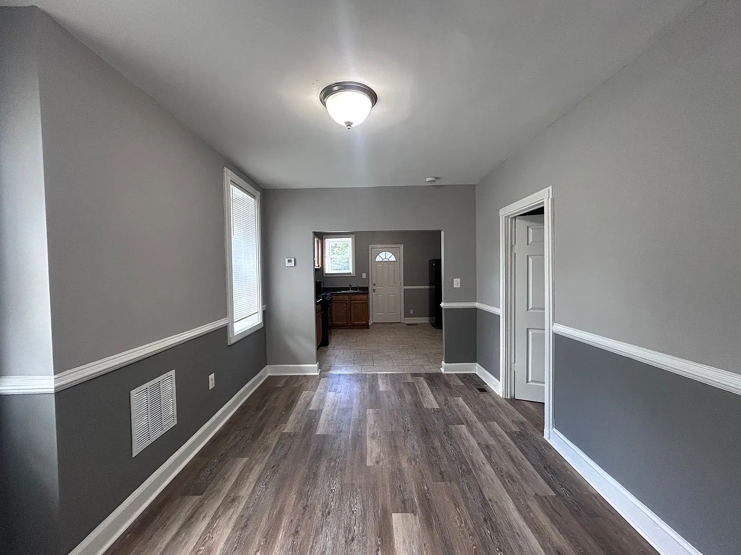 Baltimore - 4 Bedrooms and 2 baths Available! — Photo 3