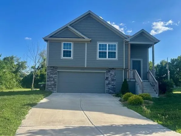 21810 Southcreek Rd, Peculiar, MO 64078