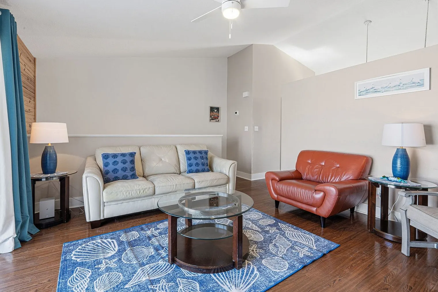 2 bed, 3.0 bath, 3003 sqft, $2,475 — Photo 2
