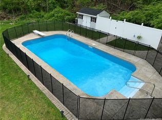 26 Satterlee Rd, New Fairfield, CT 06812