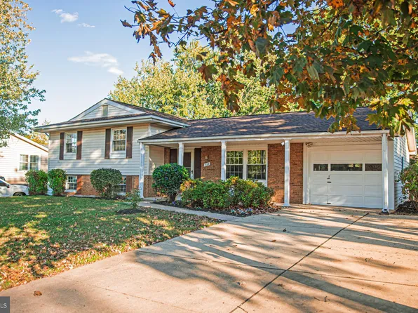 724 N Amelia St, Sterling, VA 20164