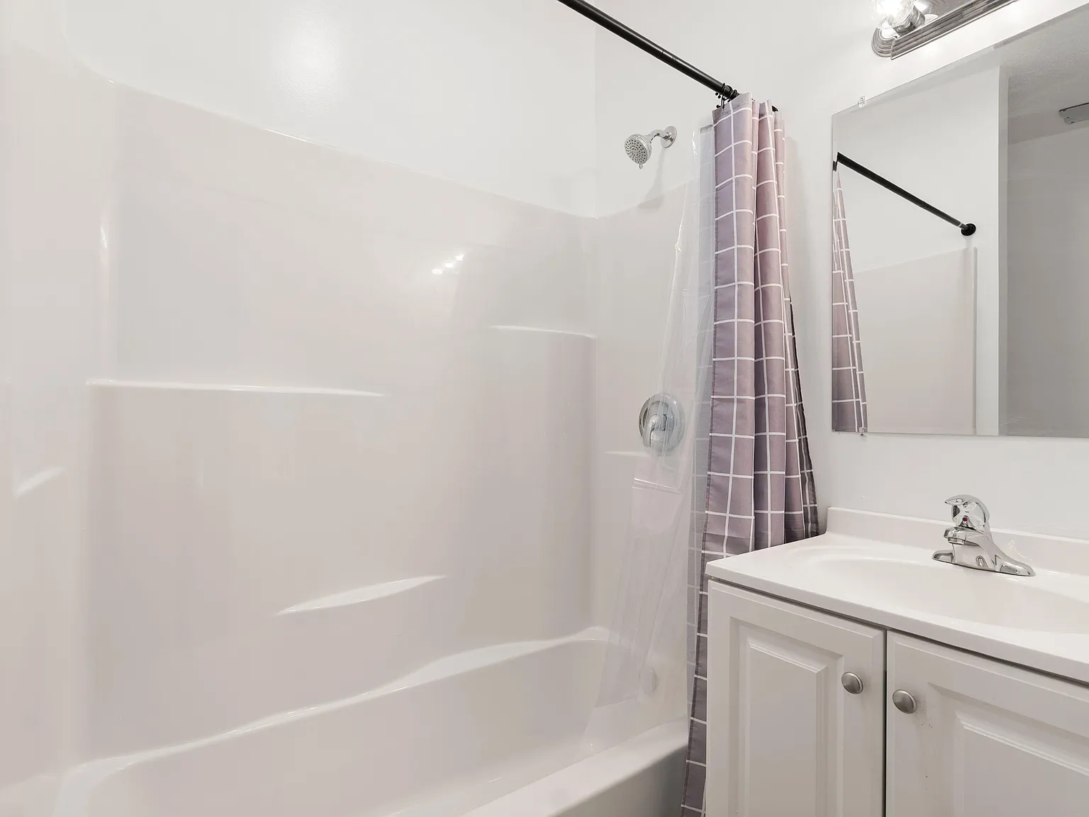 Bathroom 3.