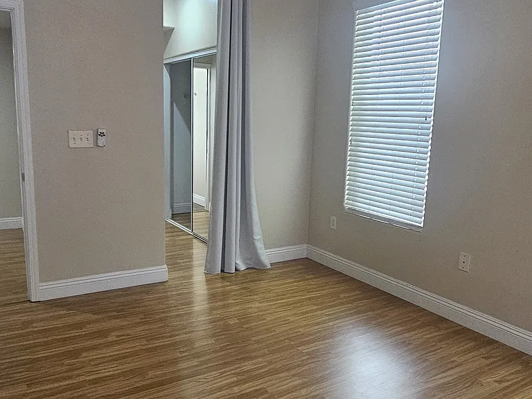 1804 G St — Photo 19