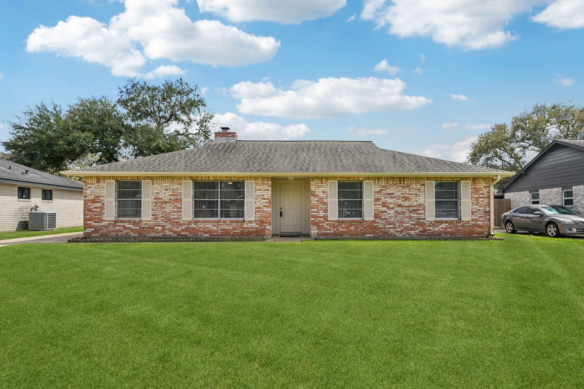 Ravine Dr-L0303-001.jpg