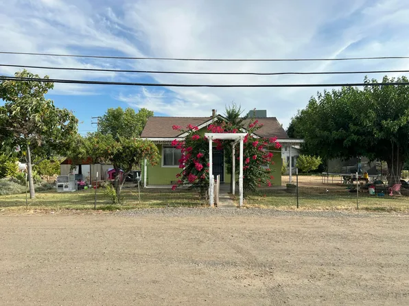 102 S Palm Street, Woodlake, CA 93286
