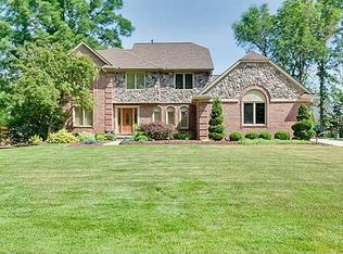 35550 Pickford Ct, Livonia, MI 48152