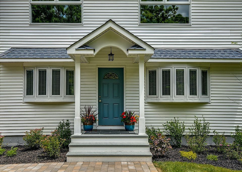 1st image of 115 Woodland Dr