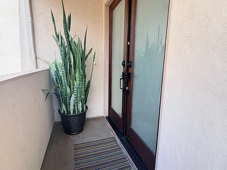 579 S Sierra Ave #18 — Photo 4