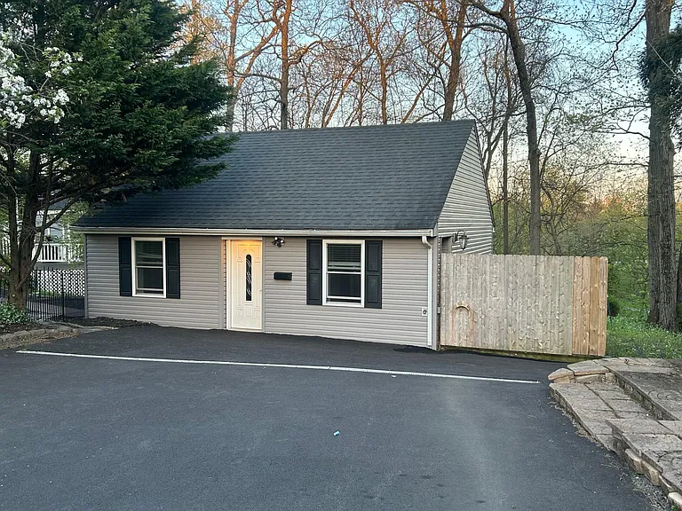 Hallowell Dr — Photo 10