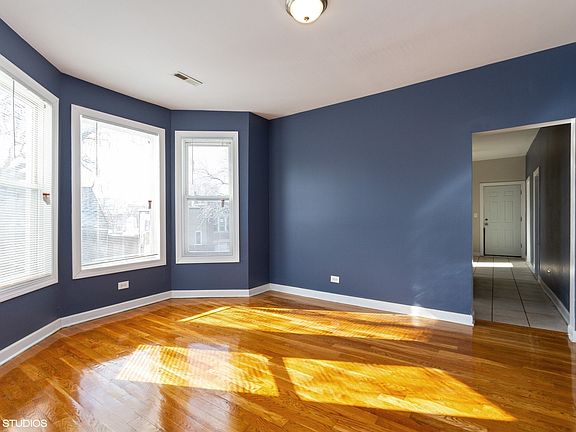 3rd image of 6958 S Laflin St Unit 1