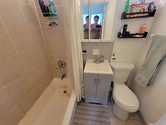 Rented by Downtown Mgt & Realty LLC | media 19