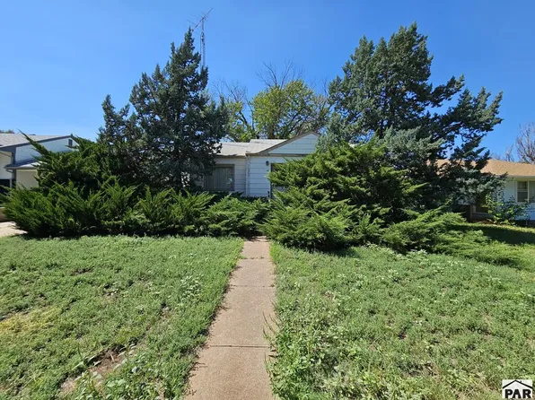 28 Mayhew Dr, Lamar, CO 81052