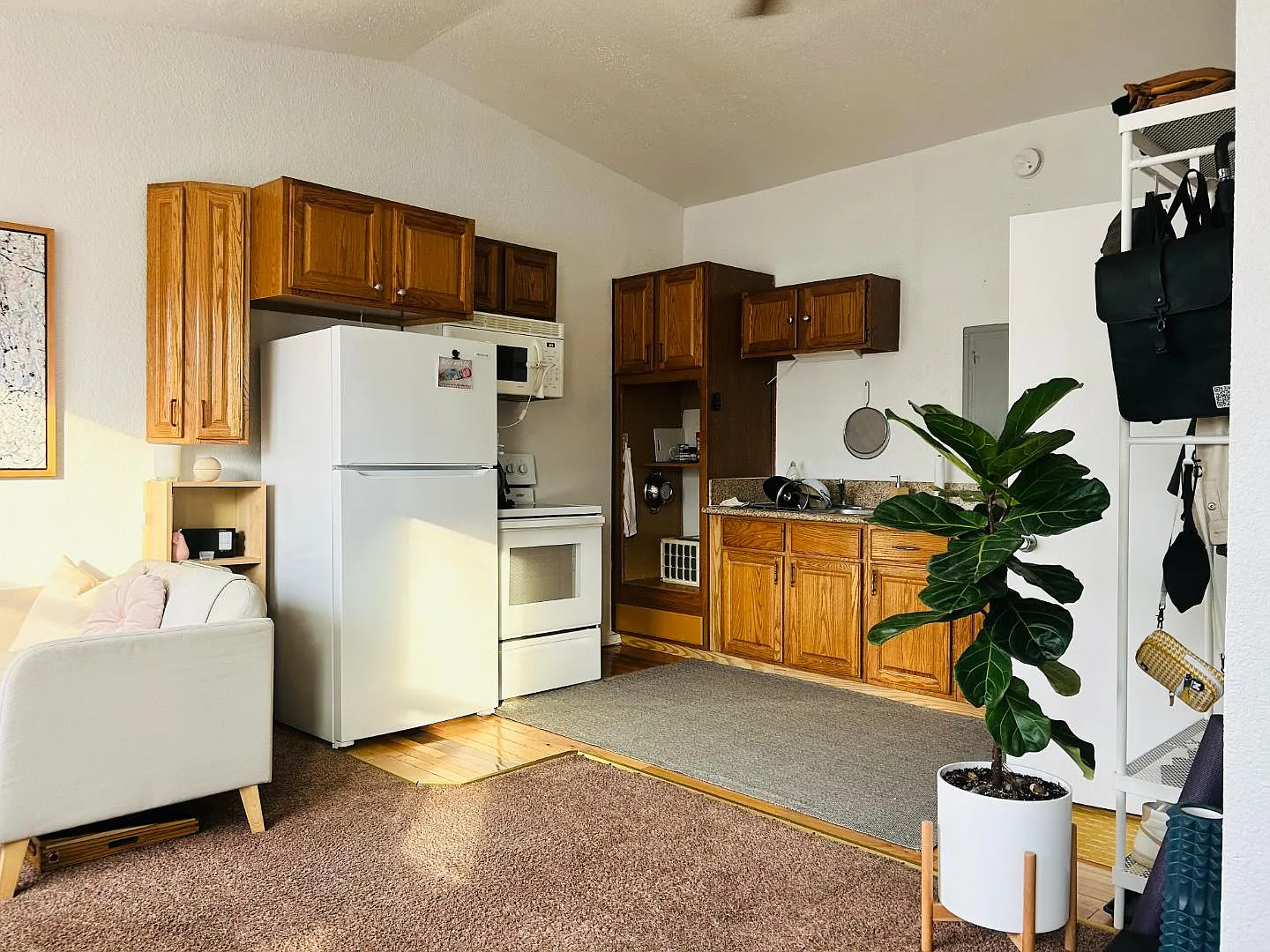 511 W Cross St - Apt 3 — Photo 3