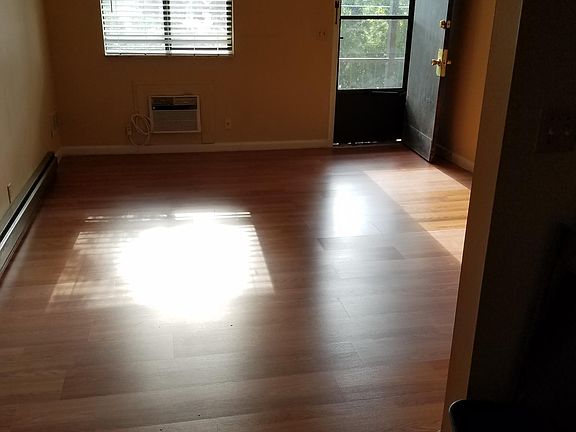2nd image of 2134 Fairfax Ave APT D10