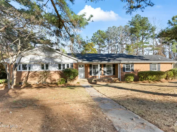 107 St. Andrews Drive, Greenville, NC 27834